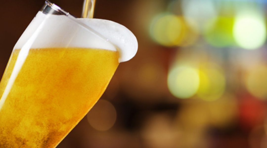 Gebruik van alcohol terugdringen in het verkeer